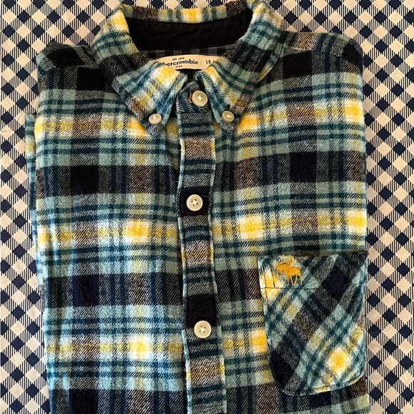 Abercrombie Kids Long-Sleeve, Size 15/16, Comfy Flannel Button-Up - Picture 5 of 5
